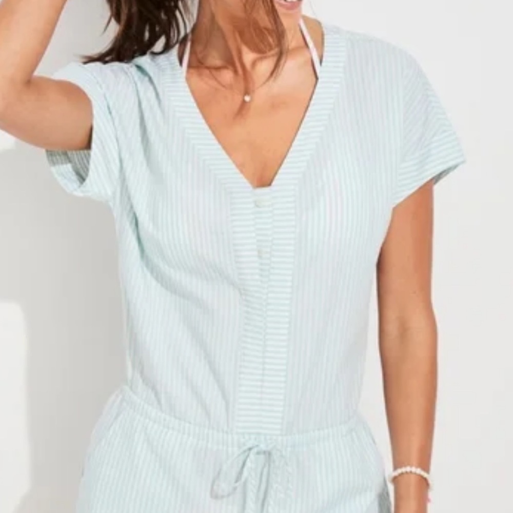 Vineyard Vines Seersucker Short Sleeve Romper.  Excellent condition size S